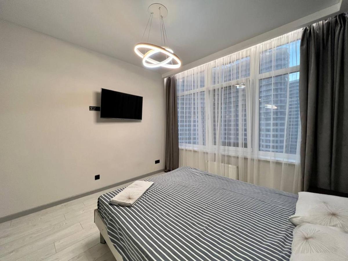 44 Pearl Stylish 1-Bedroom Apartment Odesa Exterior photo